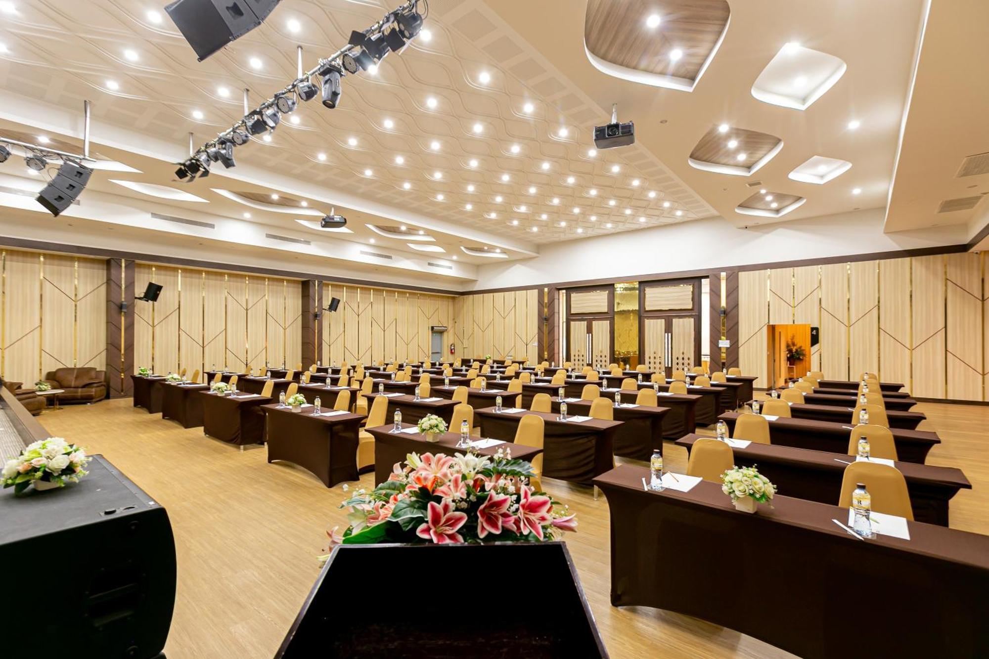 Grand Ratchapruek Hotel Pak Kret Exteriér fotografie