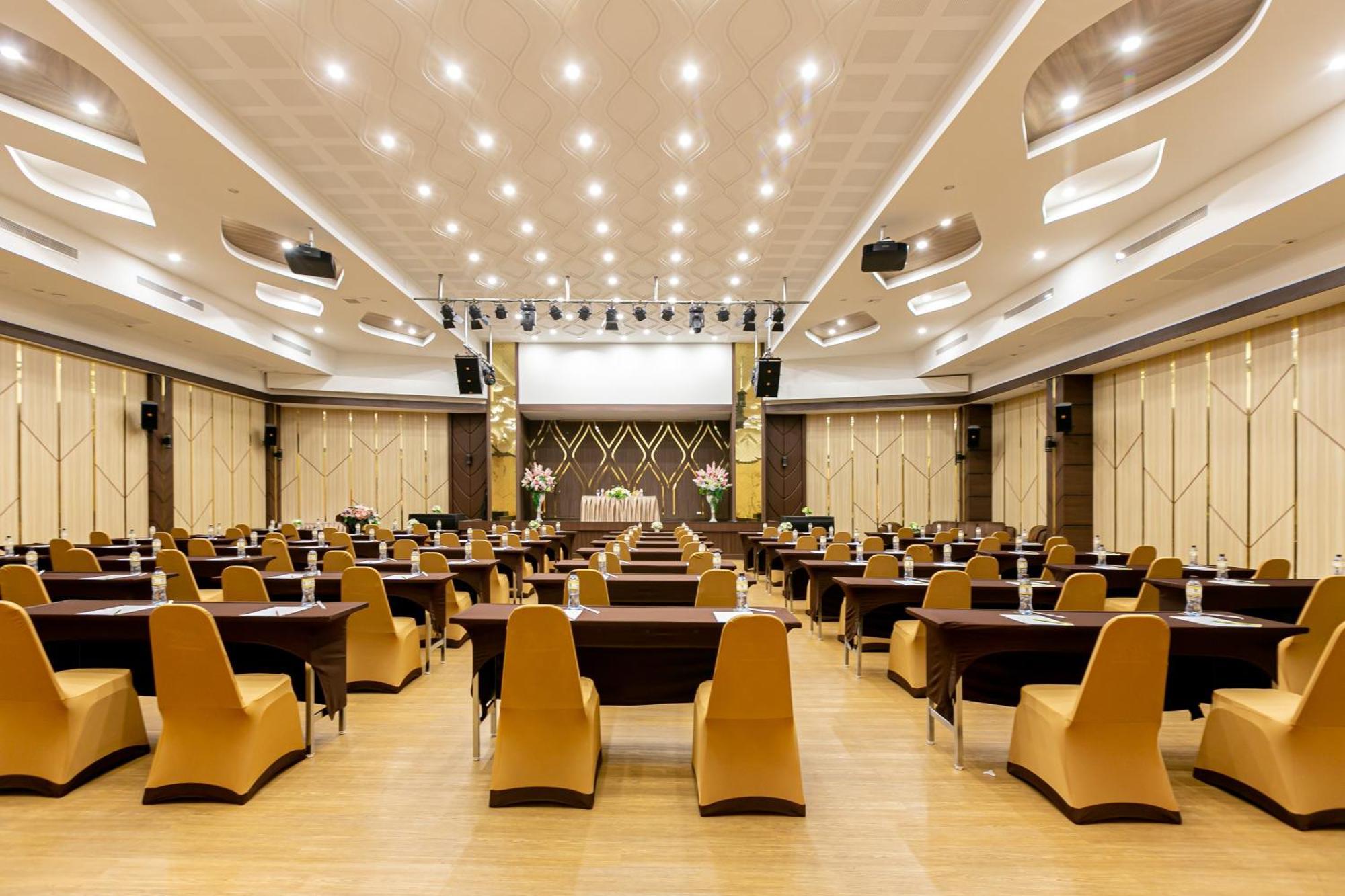 Grand Ratchapruek Hotel Pak Kret Exteriér fotografie