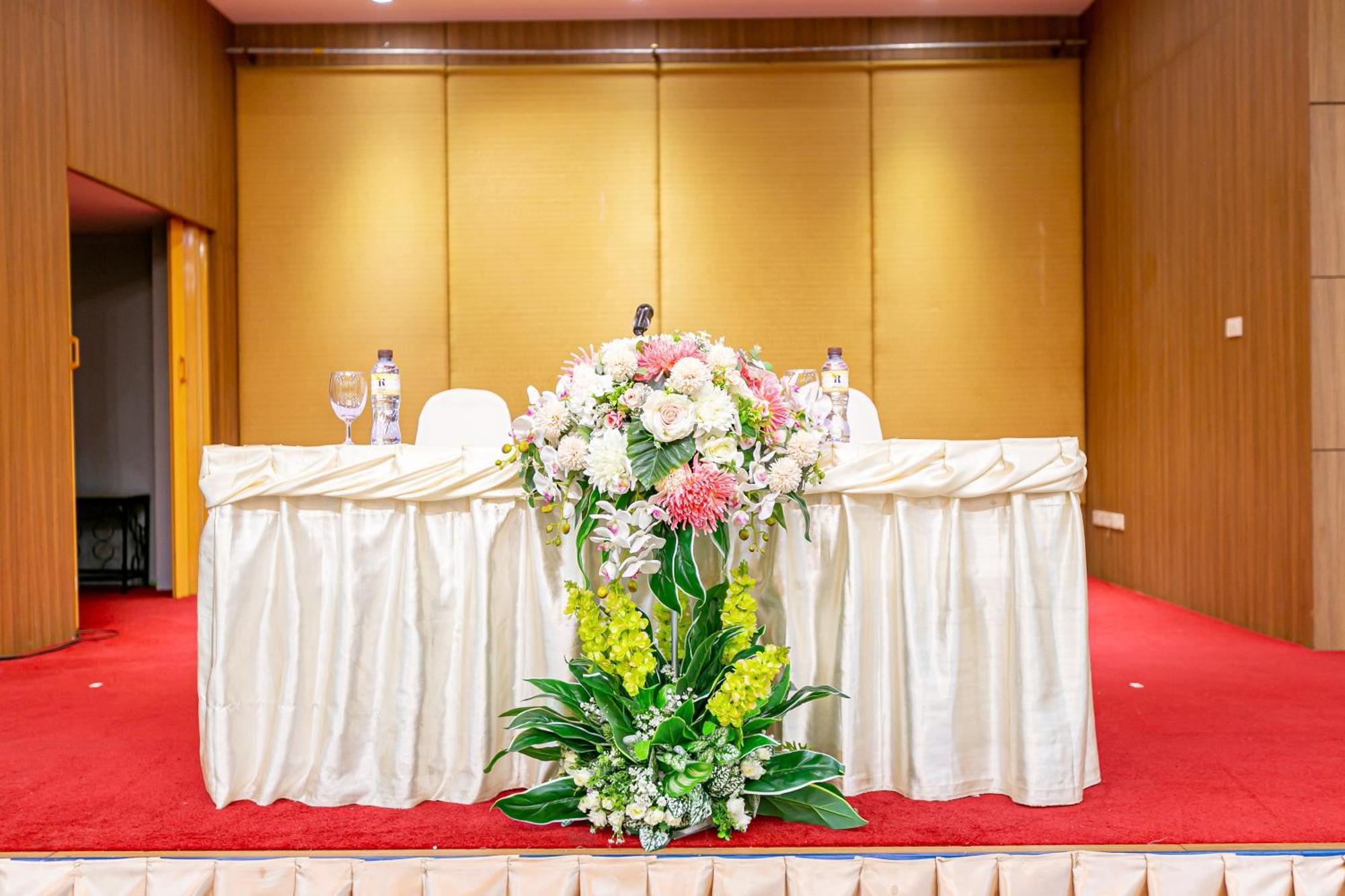 Grand Ratchapruek Hotel Pak Kret Exteriér fotografie